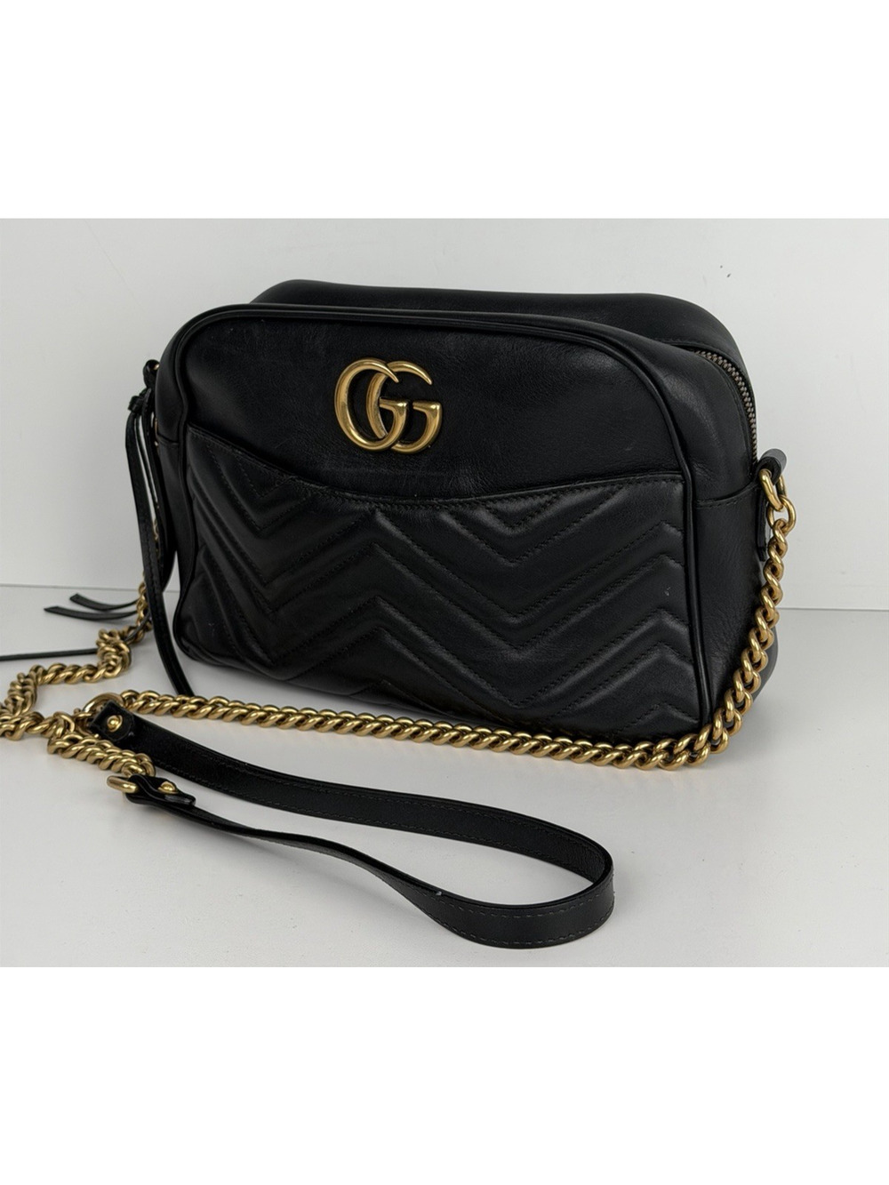 Gucci GG Marmont Matelasse Shoulder Bag Medium Black Leather Chevron Pattern S16
